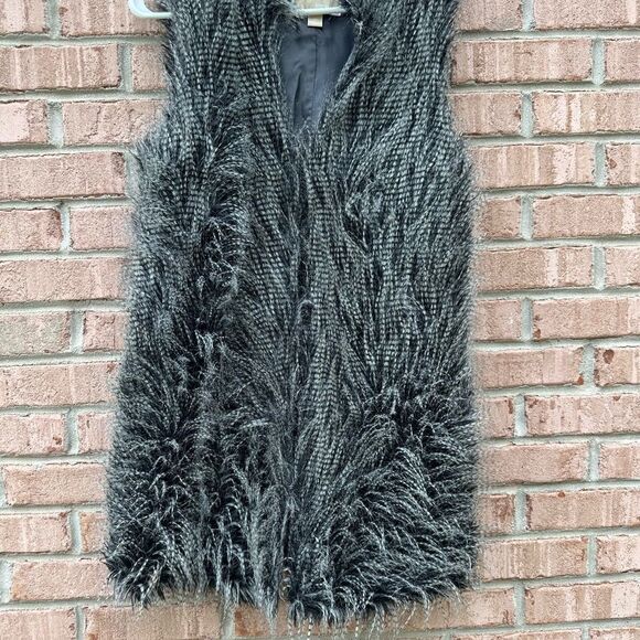 Michael Michael Kors NWOT Stylish Gray Faux Fur Vest - Picture 1 of 6